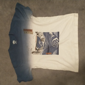 Uniqlo t shirt. The Great Wave‎ off Kanagawa. Small.